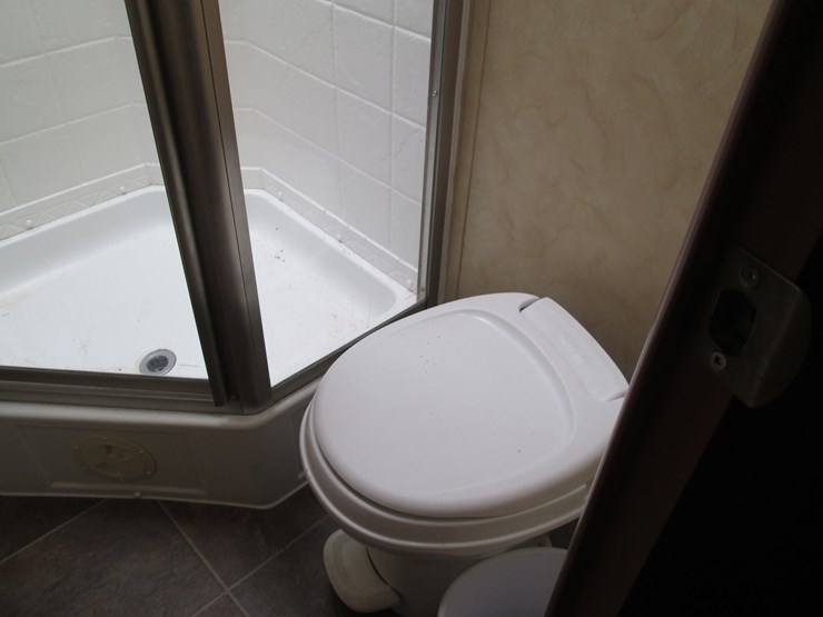 #36745-•-2011-forrest-river-stealth-24'-t/a-travel-trailer-4x4tsfw22bc009247-image-22