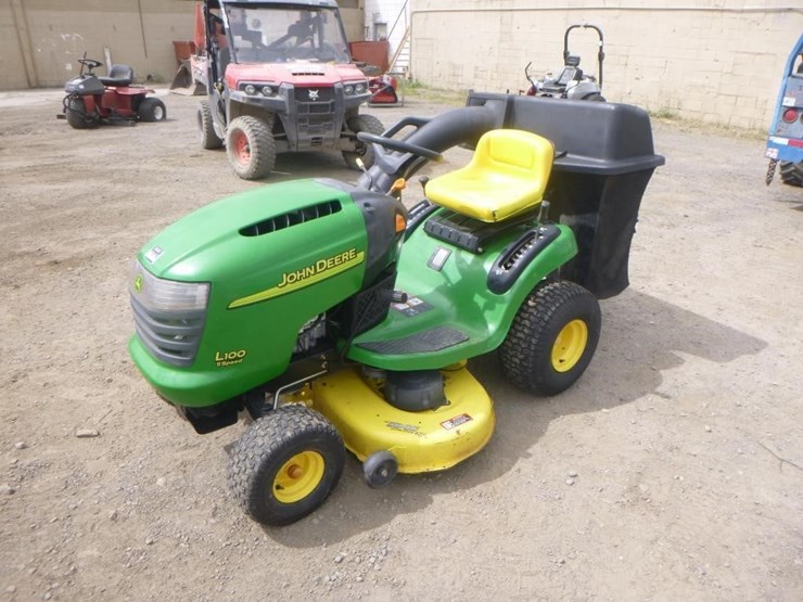 john-deere-la-image-1