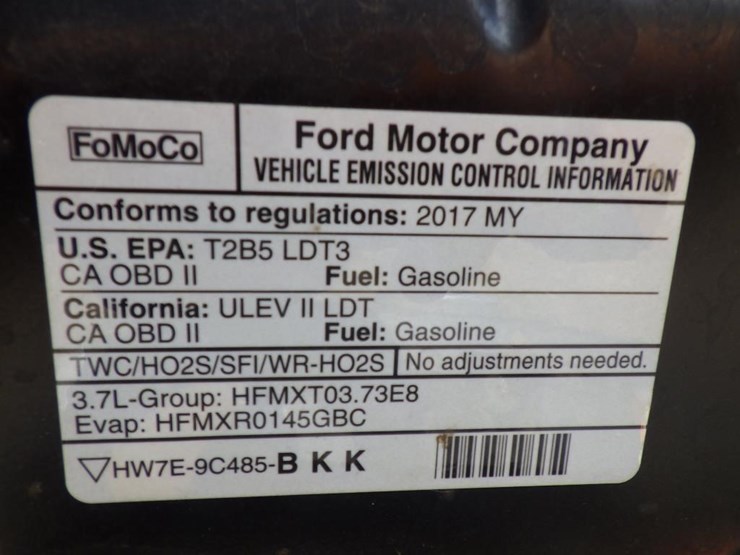 2017-ford-explorer-image-12