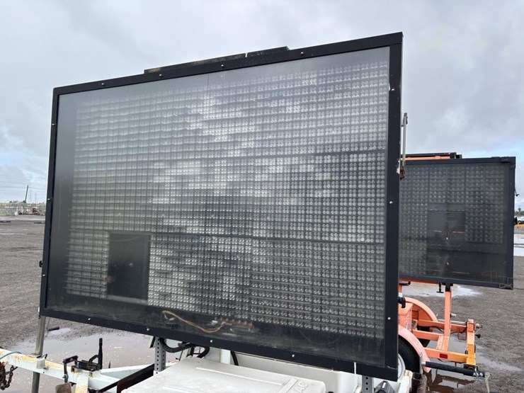 2006-ver-mac-cms-1584-towable-message-board-image-18