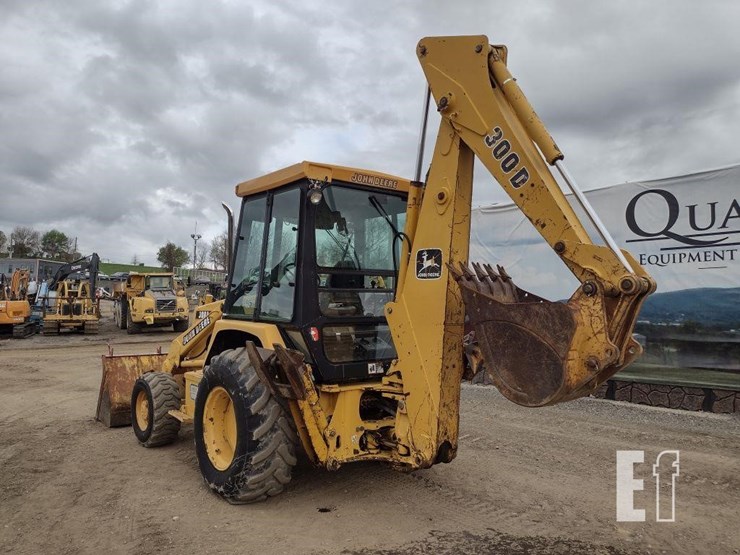 1995-deere-300d-image-44