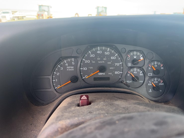 2006-gmc-7500-image-15