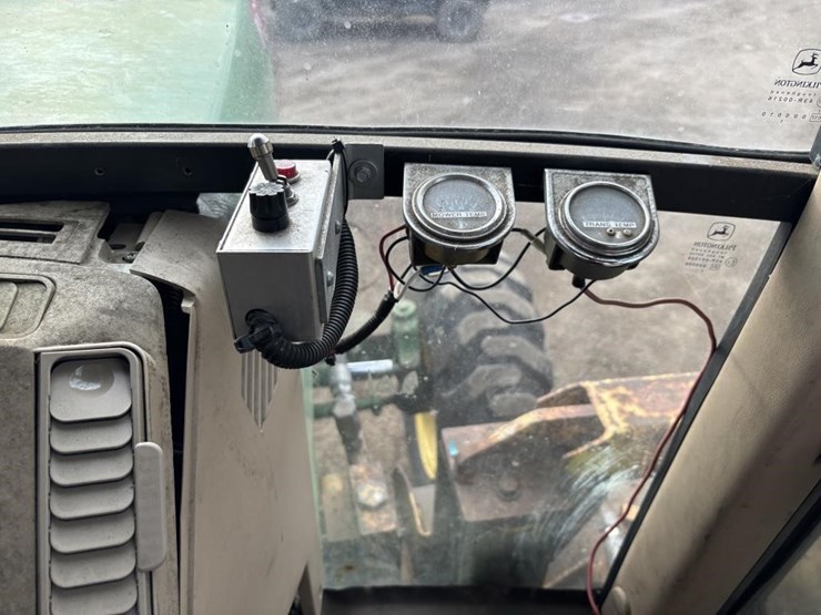 2001-john-deere-6410-image-41