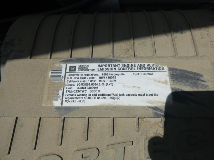 2009-chevrolet-3500-image-28