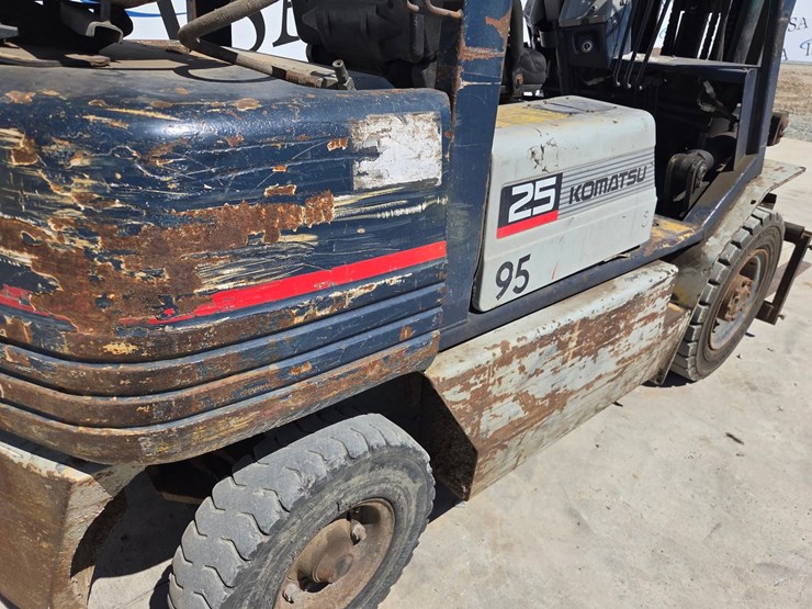 komatsu-fg25t-11-image-19