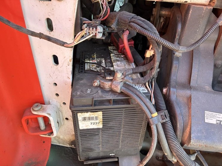 2018-bobcat-s570-image-25