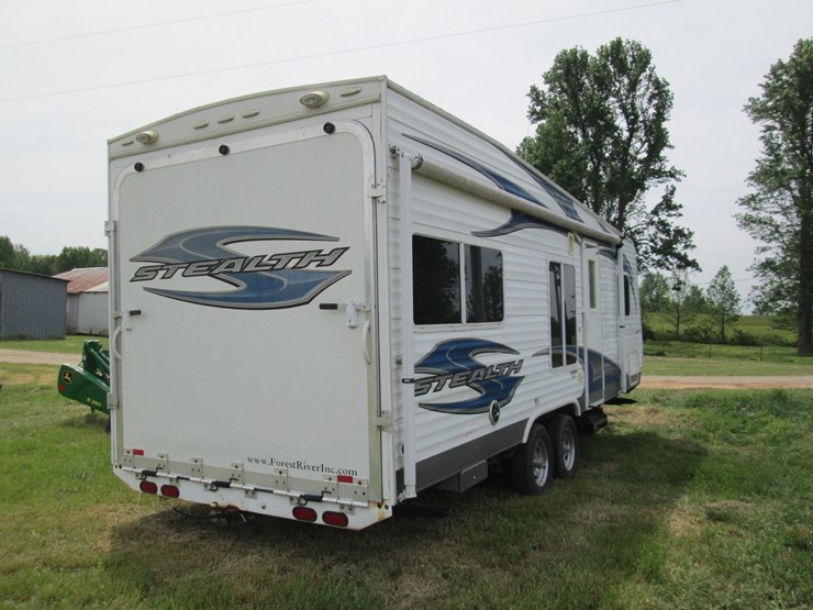 #36745-•-2011-forrest-river-stealth-24'-t/a-travel-trailer-4x4tsfw22bc009247-image-3