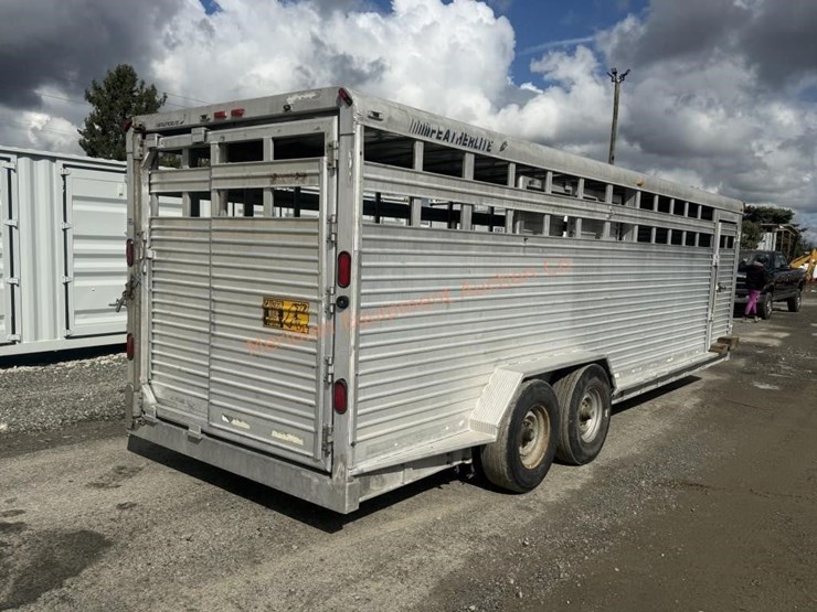 1996-featherlite-8120-image-5