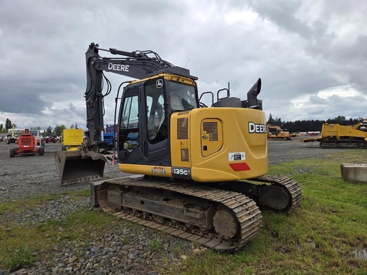 deere-135g-image-4