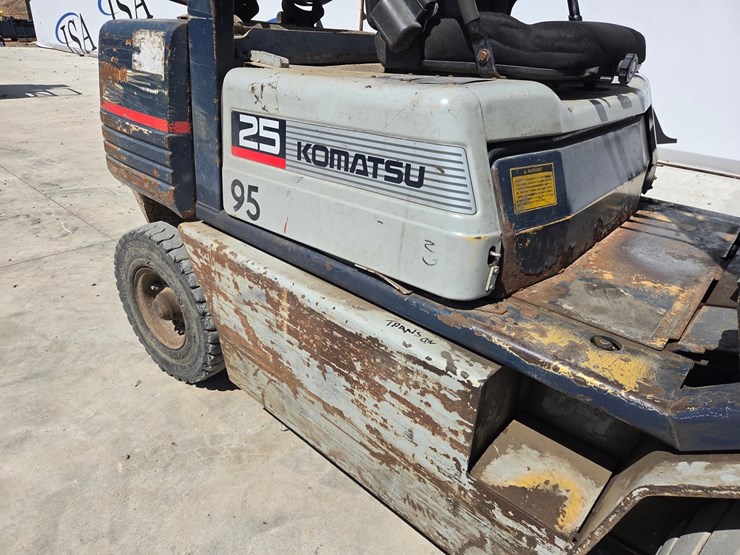 komatsu-fg25t-11-image-18