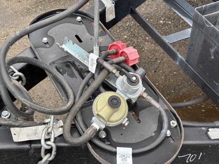 2020-bullet-bl2200bh20-travel-trailer-image-12