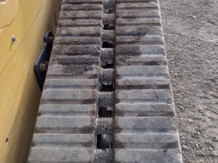 2020-caterpillar-259d3-image-16