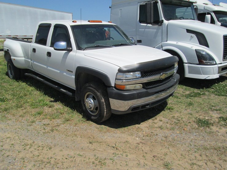 2001-chevrolet-3500-image-2