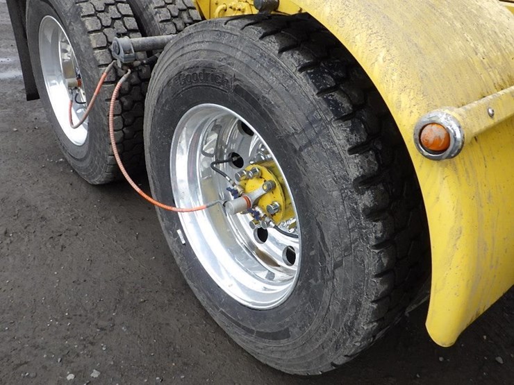 2016-kenworth-w900-image-74