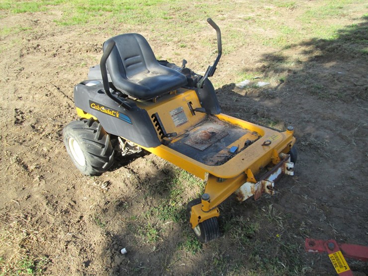 #36788-•-inop-cub-cadet-183649-zero-turn-mower-image-2