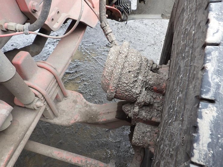 2016-peterbilt-3-axle-logging-truck-image-71