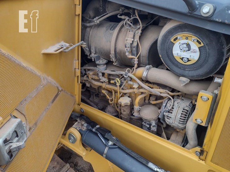 2013-deere-700k-lgp-image-46