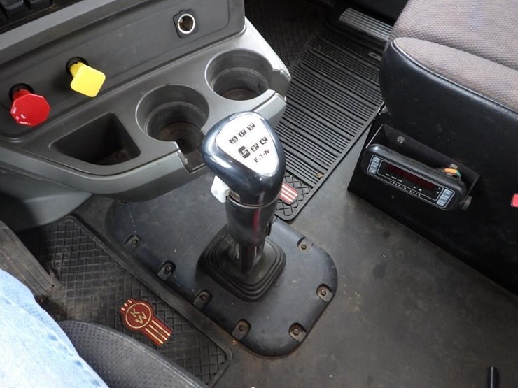 2017-kenworth-t800-image-83