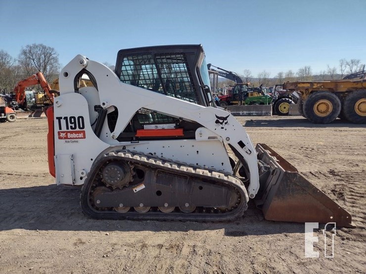 2010-bobcat-t190-image-3