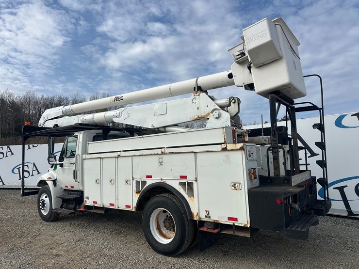 2009-international-durastar-4300-image-3