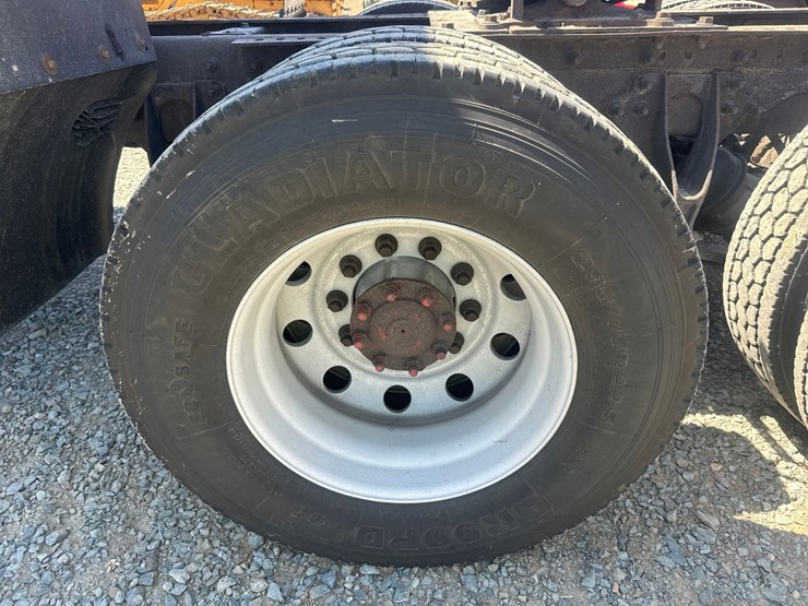 2004-massey-ferguson-8-image-66