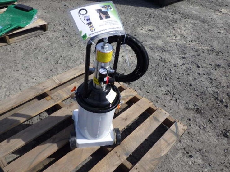 high-pressure-air-operated-grease-pump-image-2