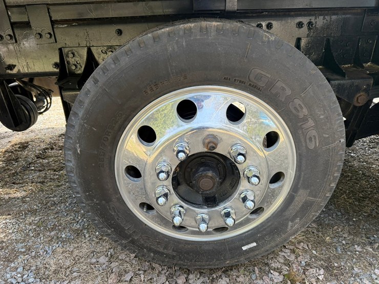 2015-peterbilt-579-image-67