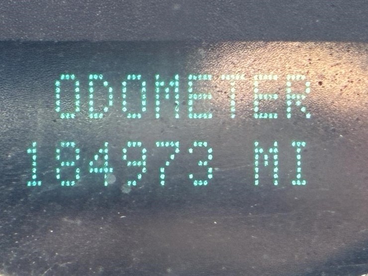 2007-chevrolet-suburban-image-14