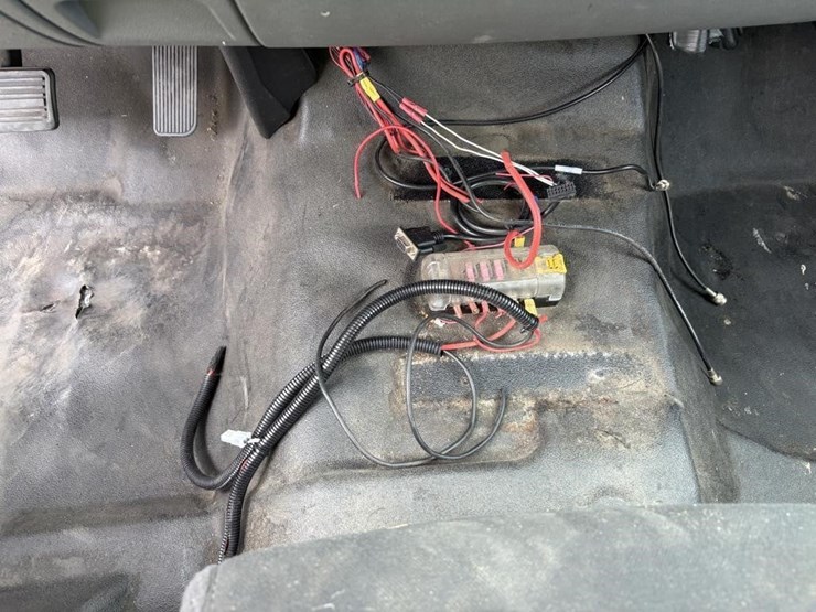 2012-gmc-sierra-2500-image-17