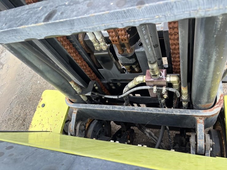 clark-cdp40-forklift-image-13