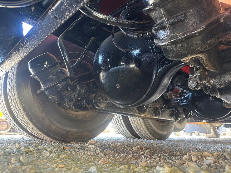 2012-international-7600-image-51