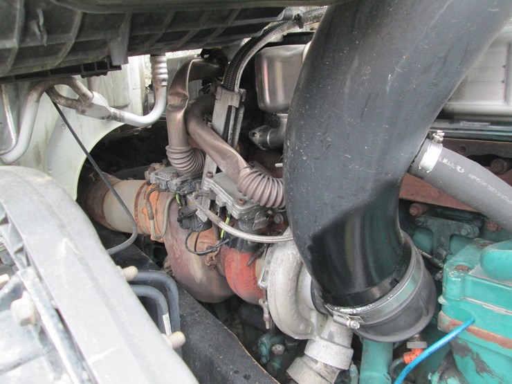 #46184-•-2008-volvo-t/a-sleeper-truck-tractor-4v4nc9gh08n482694-image-26