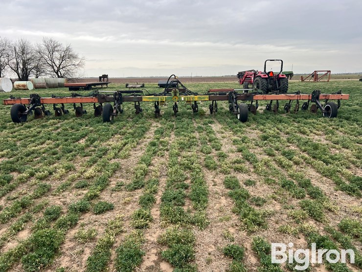 16r30-strip-tiller-image-2