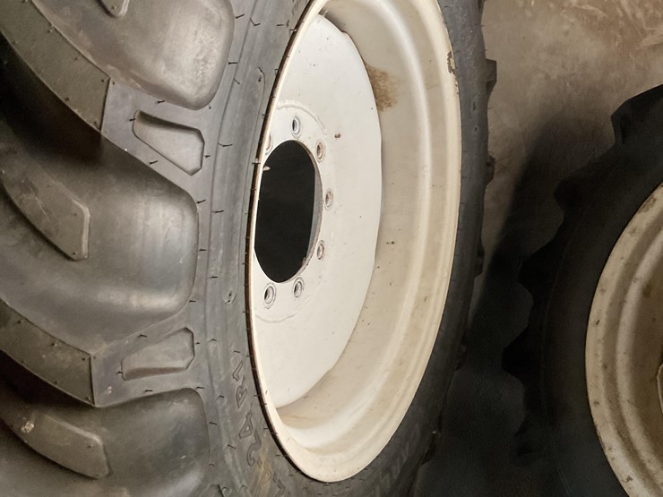 carlisle-12.4-24-tires-and-rims-image-8