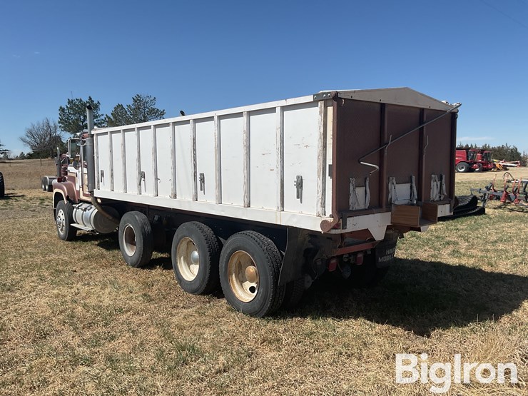 1984-international-durastar-4300-image-7