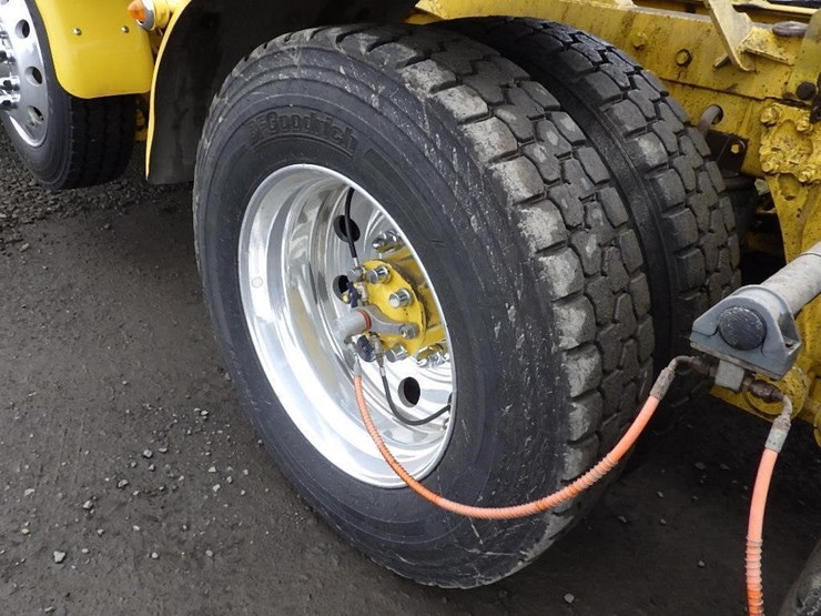 2016-kenworth-w900-image-69