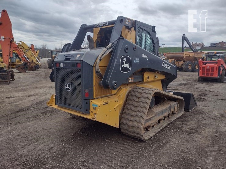 2020-deere-331g-image-32