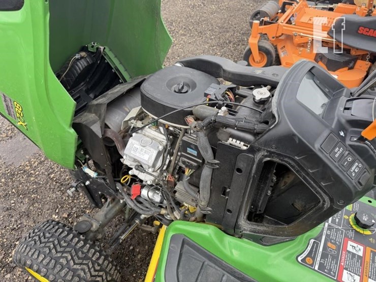 2017-john-deere-x738-image-16