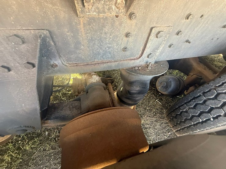 #1119-•-1990-international-navistar-paystar-5000-26'-flat-bed-truck-image-27