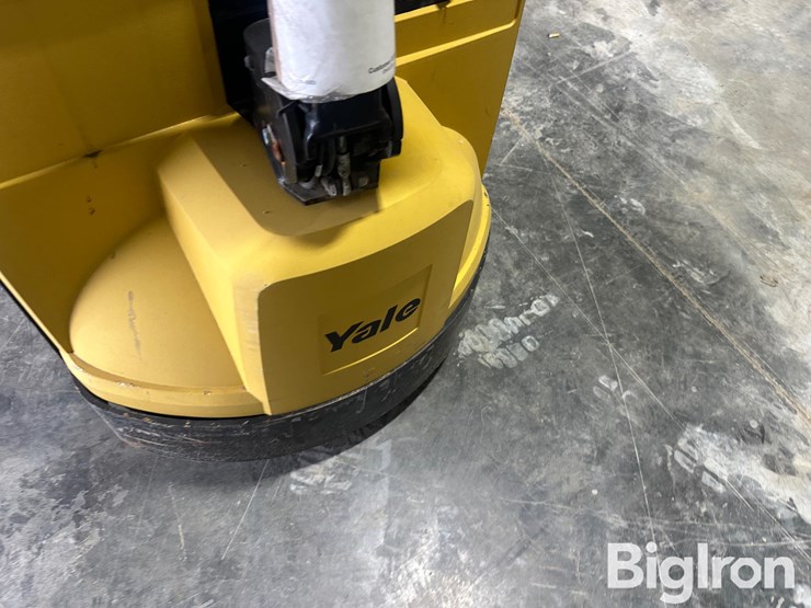 yale-mpb045vgn24t2634-electric-pallet-jack-image-12