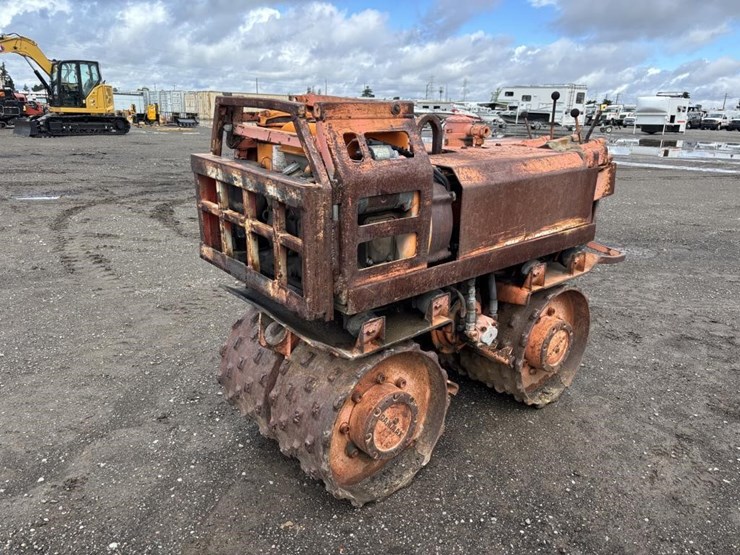 rammax-tandem-vibratory-trench-roller-image-1