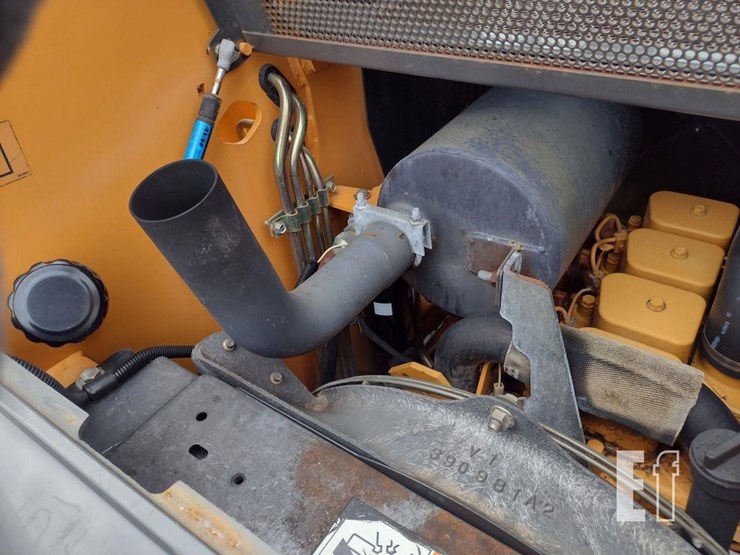 2001-case-60-xt-image-22