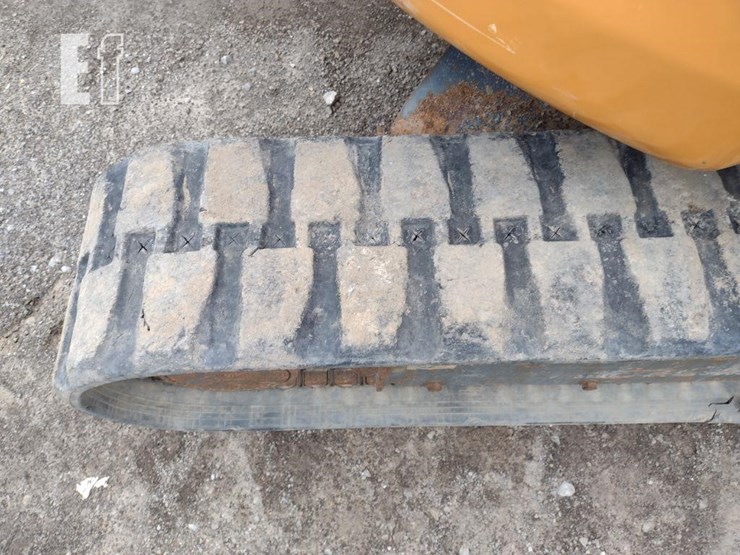 2017-case-cx36b-image-25