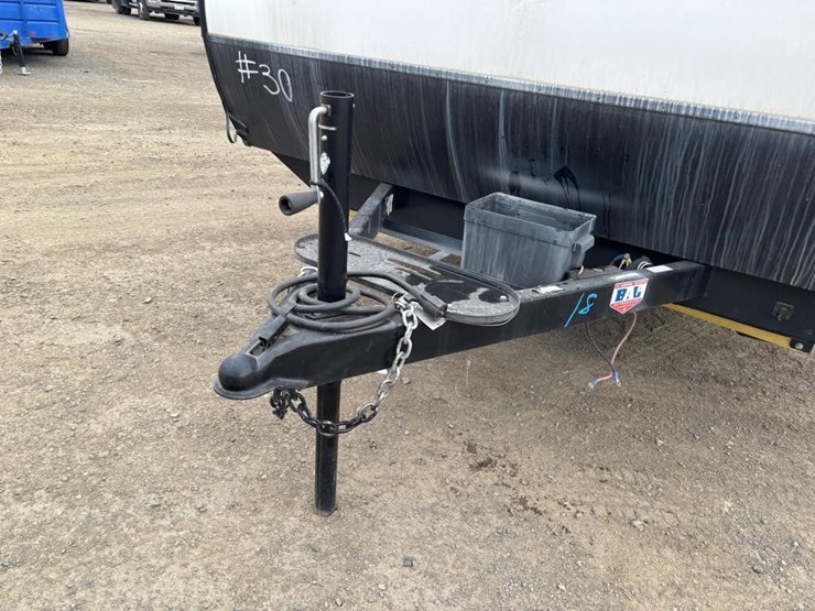 2020-bullet-bl1700bh20-travel-trailer-image-7