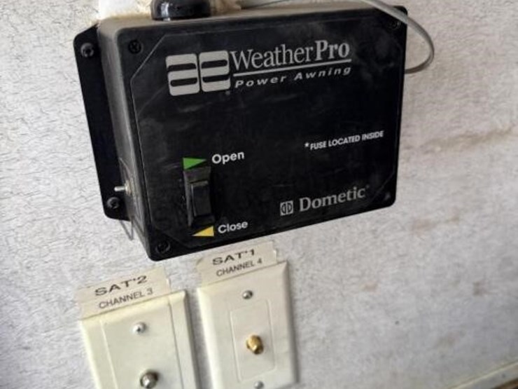 2005-thor-fury-toy-hauler-image-47