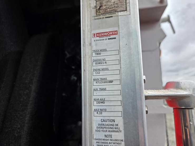 1999-kenworth-t800-image-9