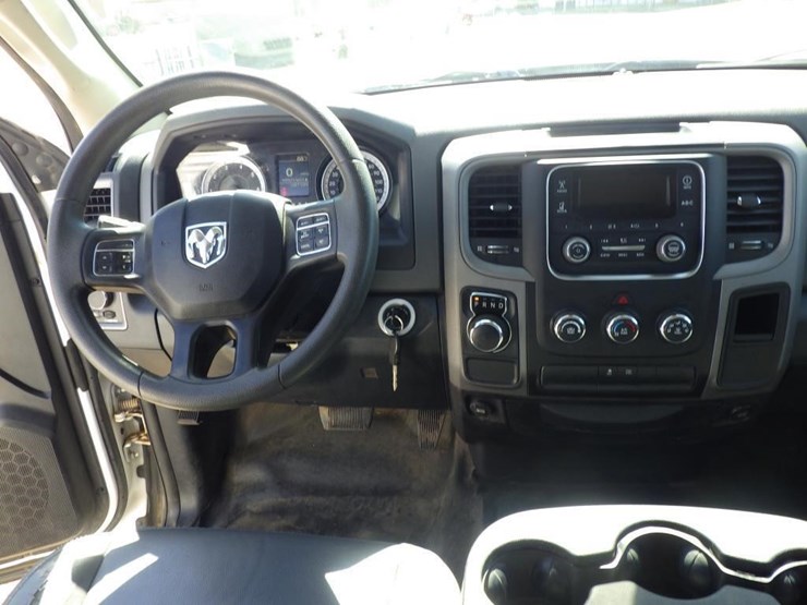 2016-dodge-1500-image-9