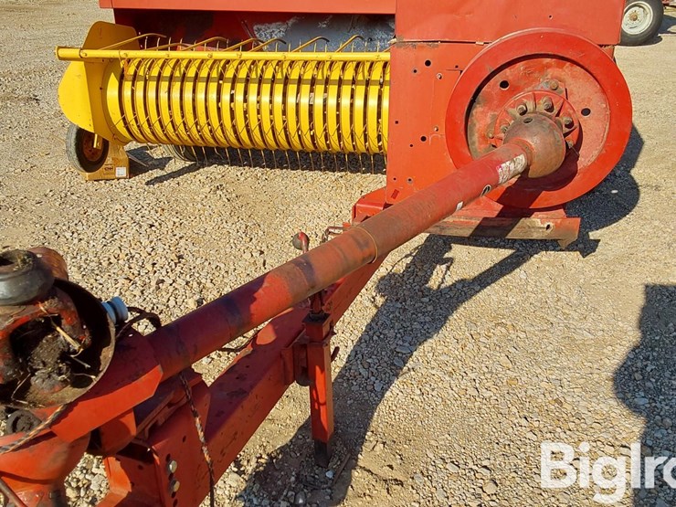 1990-new-holland-570-image-12