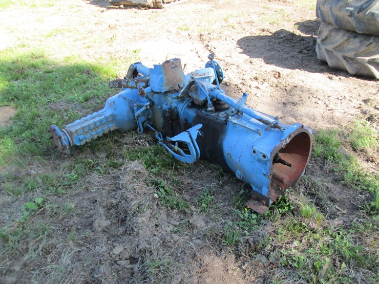 #46194-•-ford-rear-end-&-transmission-image-3