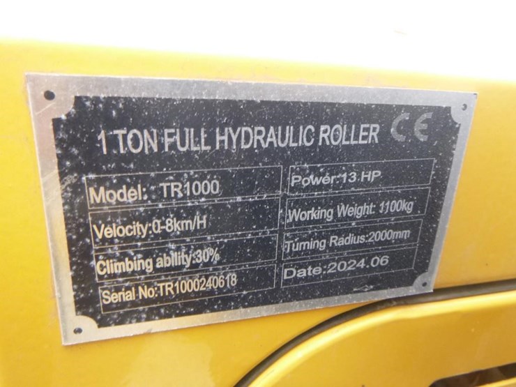 2024-sdlool-tr1000-tandem-vibratory-roller-image-25